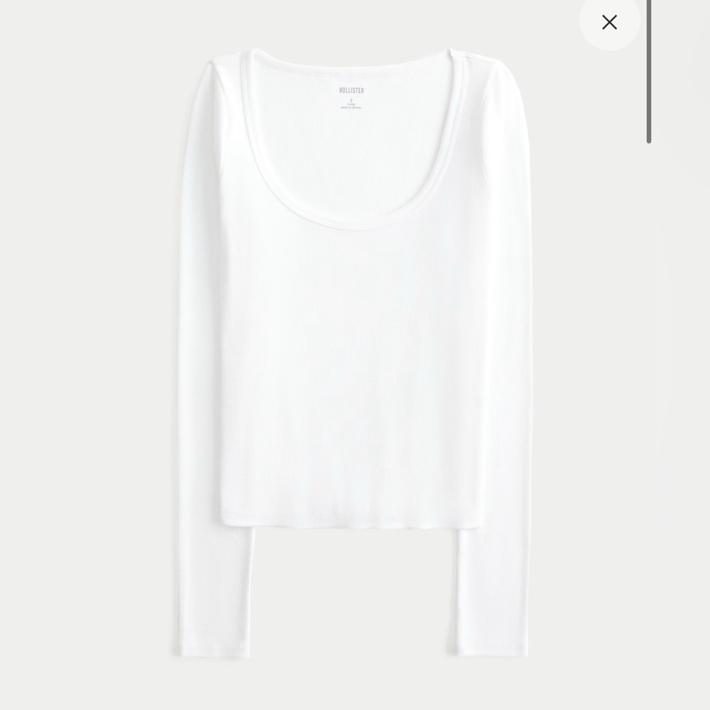 Hollister Women's Scoop Neck Longsleeve
